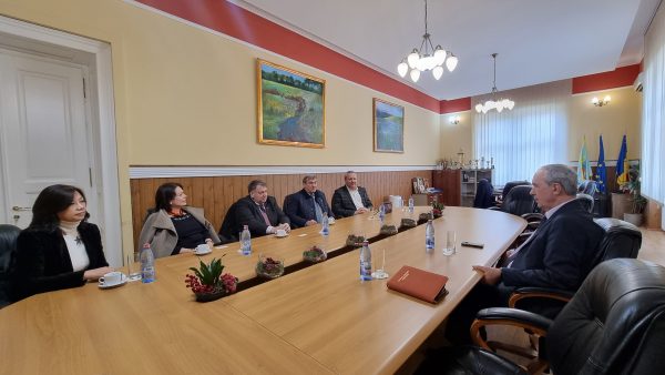 Activitatea Institutului Confucius al ULBS, apreciată și susținută de Consiliul județean Hunedoara