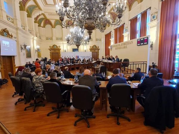 Consiliul Județean Hunedoara atrage fonduri europene nerambursabile pentru implementarea proiectului  “Planificare strategică, mobilitate urbană și managementul calității”