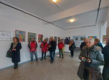 Spectacol de talent, inspirație și culoare la expoziția ”ARTiștilor Văii Jiului” de la Galeria de artă din Lupeni