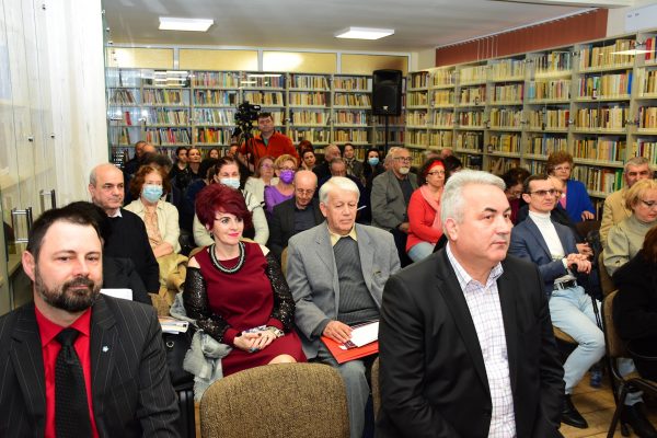 Antologie vivantă a liricii hunedorene, prezentată la Biblioteca județeană ”Ovid Densușianu” din Deva, cu prilejul Zilei Mondiale a Poeziei
