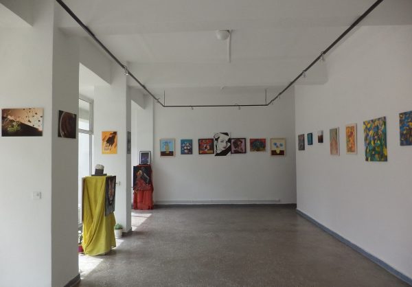 Aprilie cu ”Reflexii și reflecții” la Galeria de artă Iosif Tellmann din Lupeni