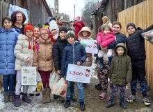 Mărțișoare din inimă de copil la inimă de copil, într-un generos proiect caritabil al elevilor Școlii gimnaziale nr.3 Lupeni
