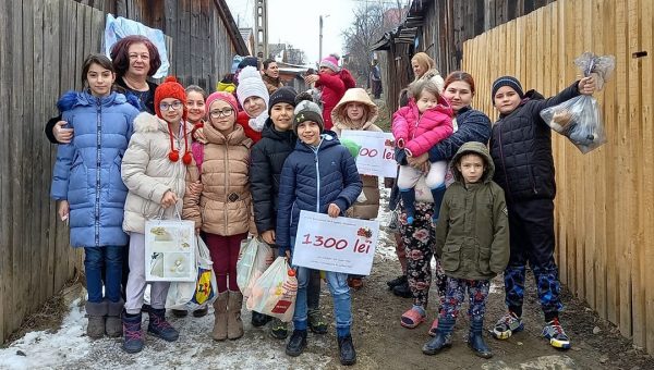 Mărțișoare din inimă de copil la inimă de copil, într-un generos proiect caritabil al elevilor Școlii gimnaziale nr.3 Lupeni