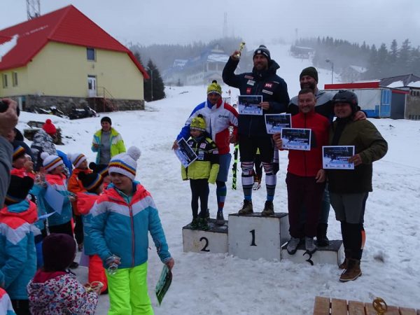 Final de sezon în Parâng, cu zeci de premiați la ”Cupa Pro-Parâng” la schi alpin
