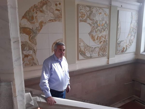 “Însemne”, o operă de artă monumentală la Consiliul Județean Hunedoara