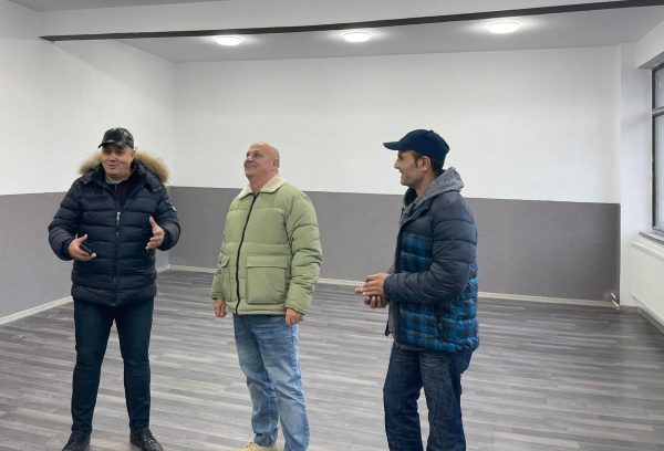 Lucrările pentru modernizarea Liceului Tehnologic ”Retezat” din Uricani avansează în ritm susținut