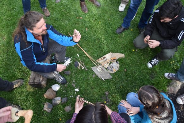 Studenți ai Universității de Vest Timișoara participanți la școala non-formală de arheologie interdisciplinară din Valea Alunului