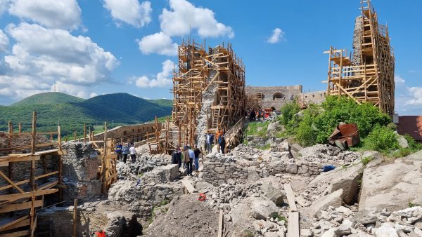 Cetatea Devei va fi refuncționalizată cu investiții din bani europeni