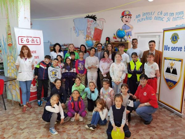 O nouă campanie de succes derulată de Lions Club Valea Jiului sub genericul ”Și copilul tău are dreptul să vadă mai bine! ”