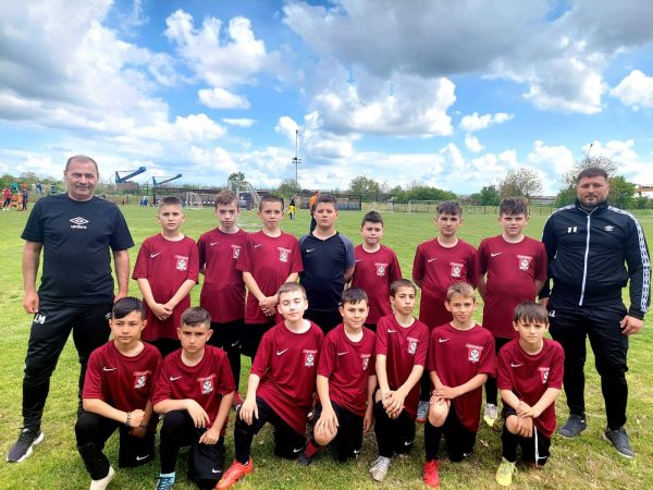 Primul test competițional de anvergură trecut cu bucuria jocului pe terenul de fotbal de Viitorul Minerul Lupeni