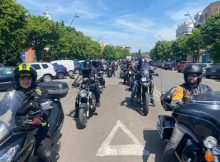 Paradă cu motocicliști în centrul Devei