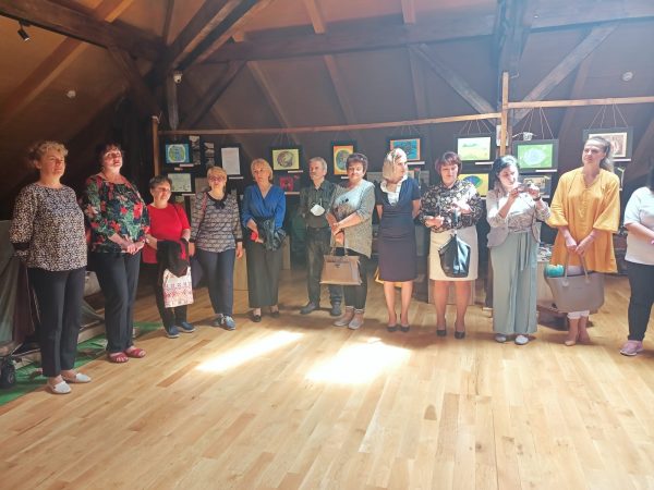 ”Pământul este casa noastră”, o expoziție specială a unor copii speciali, de Ziua Mediului la Muzeul Muntelui