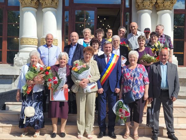 Diplome de fidelitate pentru alte 9 familii de aur ale Lupeniului