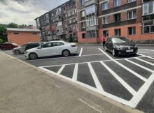 Lucrările de amenajare a parcărilor continuă în municipiul Lupeni