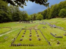 Turism civilizat, cu respect față de istorie și natură la Sarmizegetusa Regia