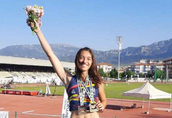 Hunedoreanca Petrina Pivniceru, dublă medaliată la Campionatul Balcanic de Atletism de Juniori din Denizli -Turcia
