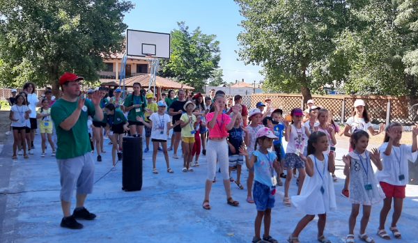 Voluntarii Asociației Copii pentru Viitor au adus bucurie copiilor din Sulina