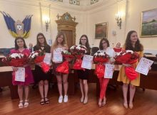 Elevii de 10 din județul Hunedoara, premiați pentru excelența la învățătură