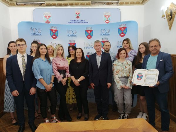 Premiu de excelență pentru Colegiul Național ”Mihai Eminescu” din Petroșani