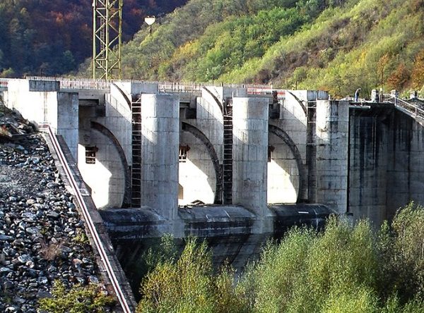 Solicitare a administrației județene pentru finalizarea urgentă a lucrărilor la barajul de la Mihăileni