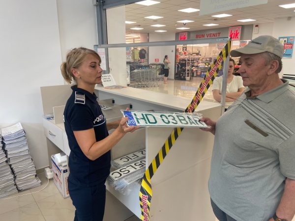 S-au eliberat primele ”numere verzi” pentru autovehicule electrice și în județul Hunedoara