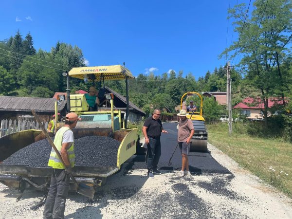 Noi drumuri vicinale aslaftate, în premieră, la Uricani