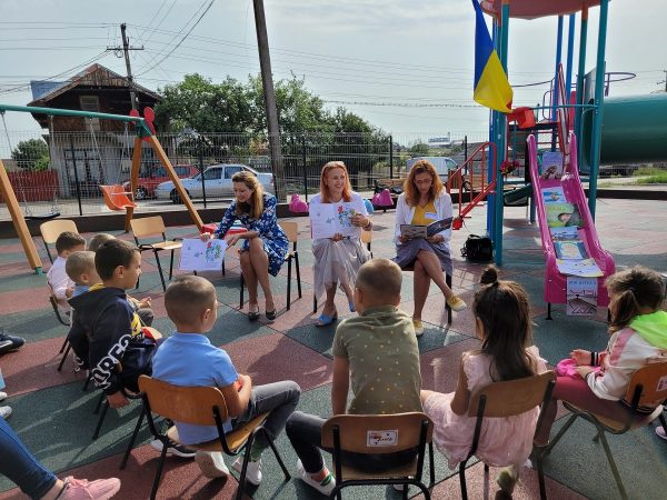 De Ziua Limbii Române, 35.000 de cărți ilustrate pentru copii vor ajunge în toate grădinițele din țară prin Asociația OvidiuRO și UiPath Foundation