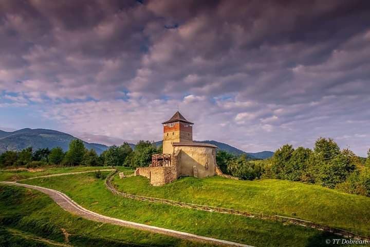 Istorie și tradiții la Festivalul Cetății Mălăiești de la Sălașu de Sus