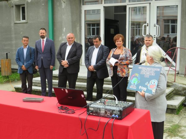 Debut cu dreptul în noul an școlar din orașul Petrila