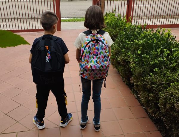 ”Școala de vară” un proiect educațional pentru copiii din Simeria, derulat de Asociația ”Copii pentru Viitor„