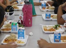 „Masa caldă” pentru 3.800 de elevi hunedoreni
