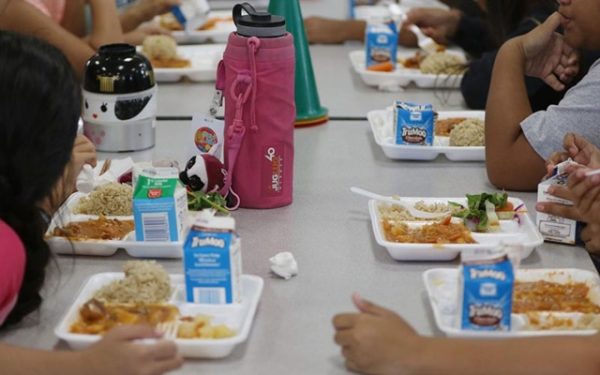 „Masa caldă” pentru 3.800 de elevi hunedoreni