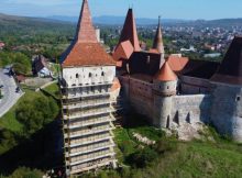 Lucrările de restaurare de la Castelul Corvinilor au ajuns la Turnul Neboisa