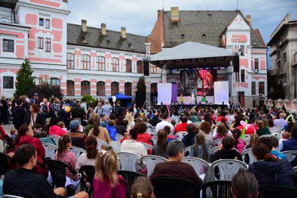 ”Noaptea Bibliotecilor”, o sărbătoare cu de toate pentru toți la Deva