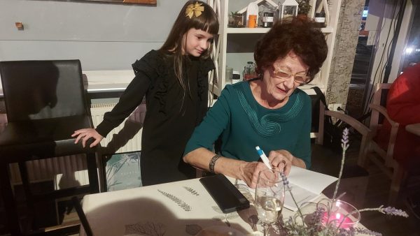 Rețete lirice pentru suflet, din clondirul cu ”Parfum de stele” al medicului-poet dr. Ulpia-Ianina Cupșan Morar