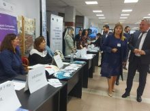 Bursa Locurilor de Muncă pentru Absolvenți de la Petroșani, un eveniment necesar, accesat cu interes din partea  angajatorilor și a celor aflați în căutarea unui loc de muncă