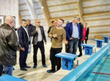Bazinul de înot de la Vulcan își deschide porțile pentru copii și elevi, dar și pentru pasionații de înot de toate vârstele