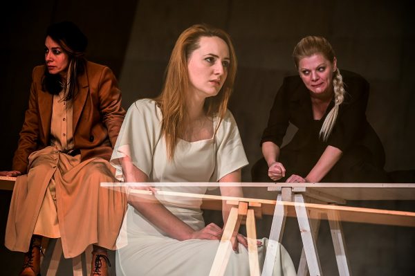 Teatrul Național „Radu Stanca” Sibiu participă la Festivalul Național de Teatru cu spectacolele „Mamă” și „Trei surori”