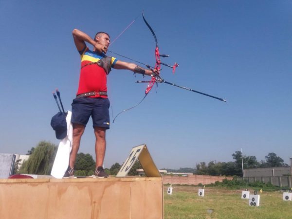 Daniel Călin, arcașul campion în uniformă de pompier