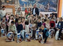 Cadouri și bucurii pentru copiii Văii Jiului, de Moș Nicolae