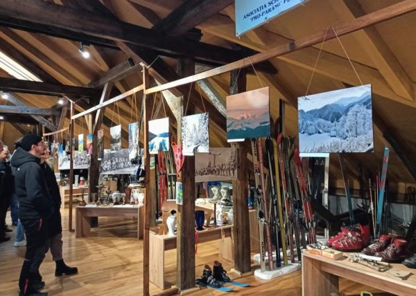 Imagini montane spectaculoase la expoziția de fotografie de la Petroșani dedicată Zilei Internaționale a Muntelui