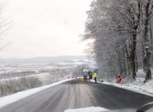 Intervenții de deszăpezire pe drumurile județene hunedorene