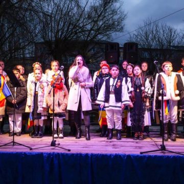 Dublă sărbătoare în comunitatea locală din Lupeni, de Ziua Națională a României