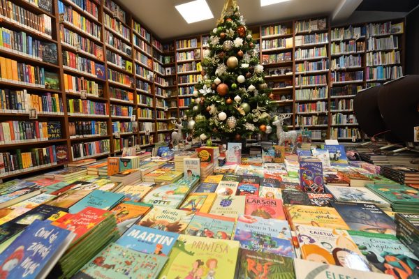 Moș Crăciun vine la biblioteca județeană