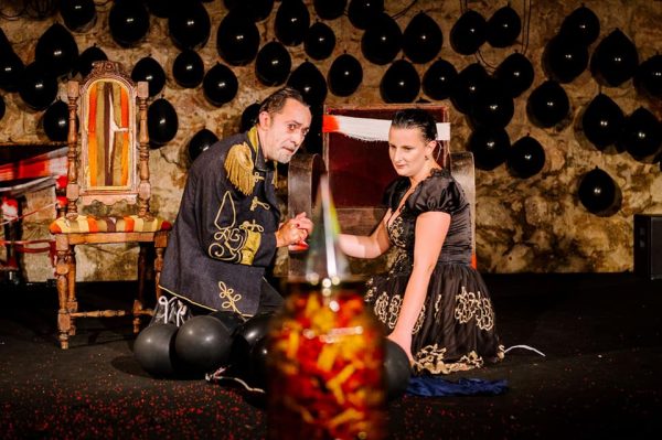 ”Dansul morții” și ”Paracliserul”, spectacolele săptămânii la teatrul ”I.D. Sîrbu” din Petroșani