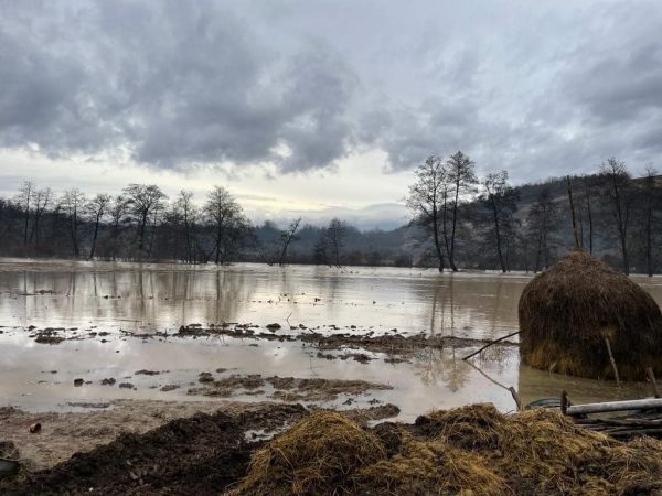 Probleme cauzate de ploile și viscolul din ultimele zile în județul Hunedoara