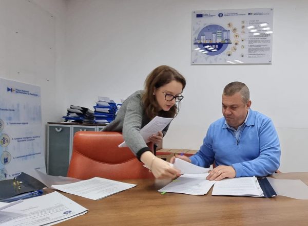 Orașul Uricani va avea două noi blocuri de locuințe pentru tineri