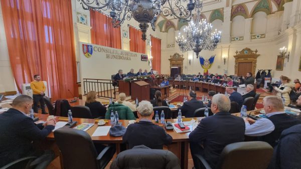 Vot în unanimitate pentru repartizarea resurselor bugetare în județul Hunedoara