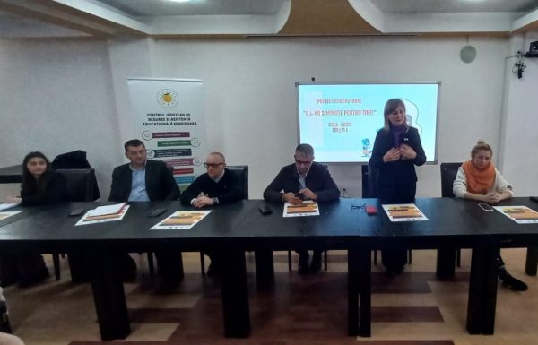 ”Dă-mi 3 minute pentru tine!”, proiect educațional pentru liceenii hunedoreni
