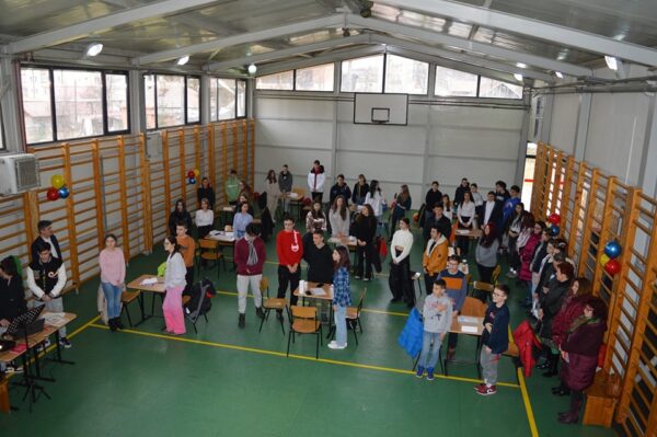 Elevi și profesori din municipiul Lupeni, uniți sub semnul istoriei naționale